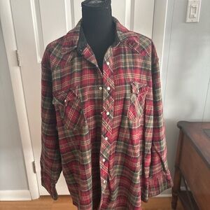 Wrangler Red and Green Plaid Shirt